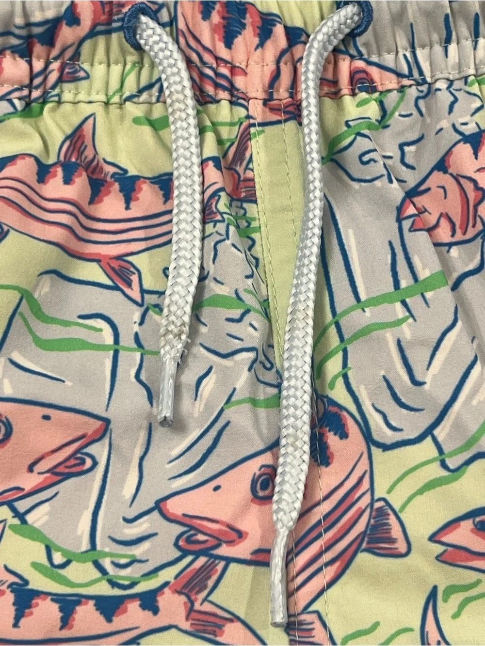 Vineyard Vines Boys Chappy Swim Trunks Size 7 - Fish Print